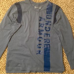Very comfortable long sleeve under armor T, size small